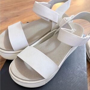 MIA gray Platform Sandals